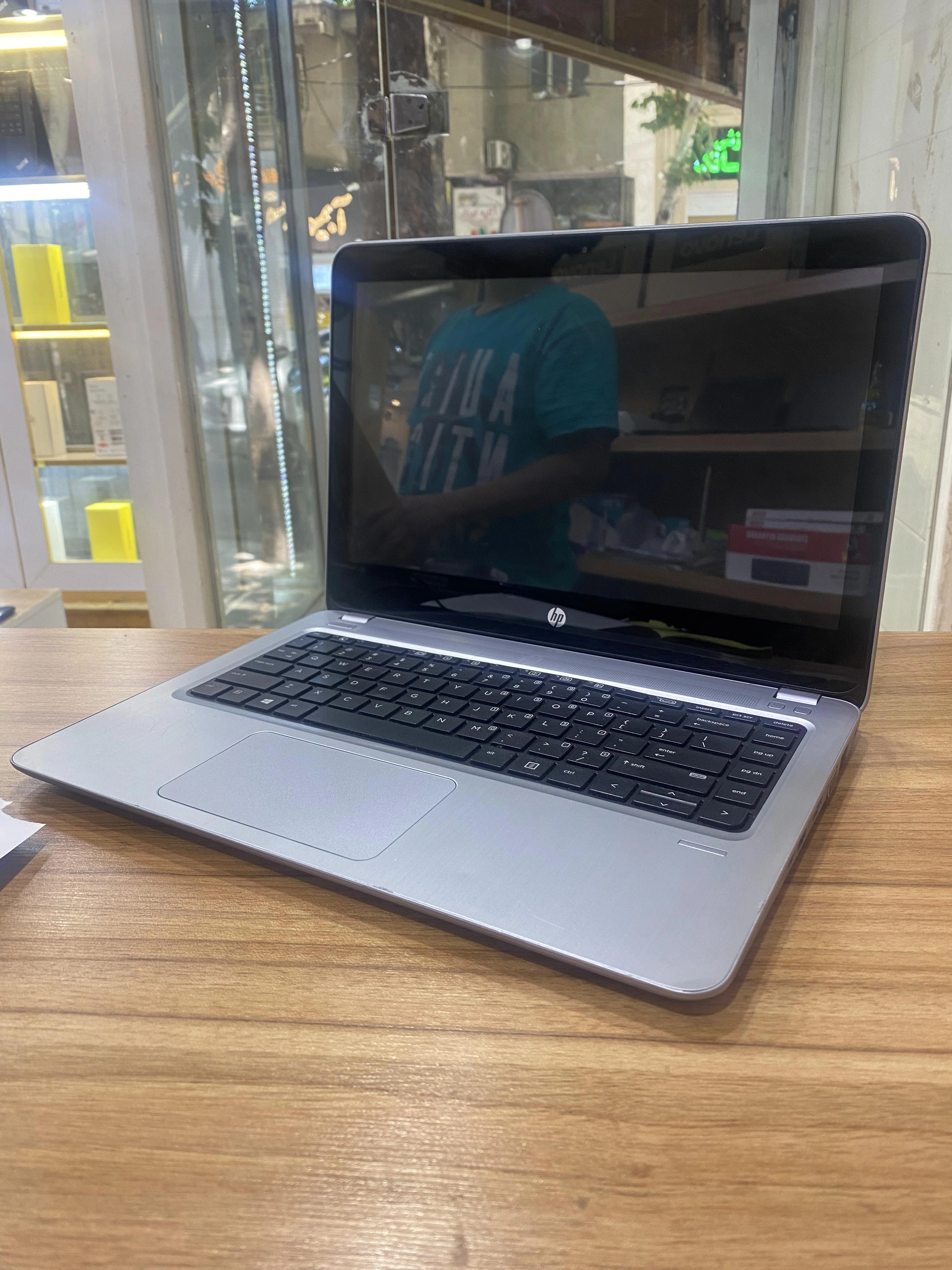 HP EliteBook 745 G4 FRONT