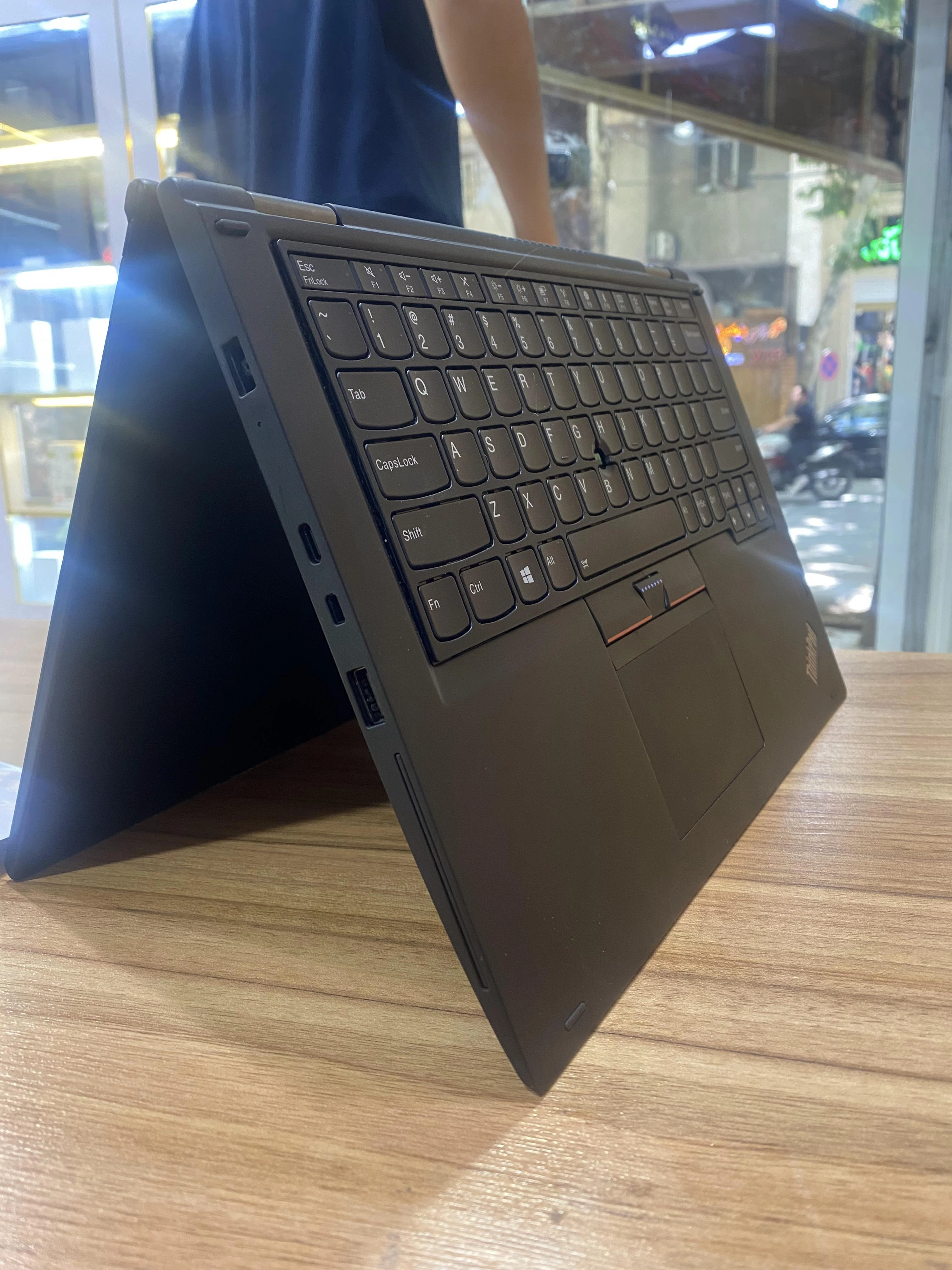 Lenovo Yoga 370 مثبف